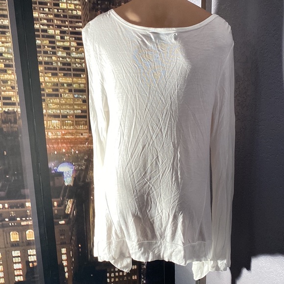 ROCK & REPUBLIC - tee: asymmetric thin rayon l/s w embellished studded neck - L - Picture 15 of 16